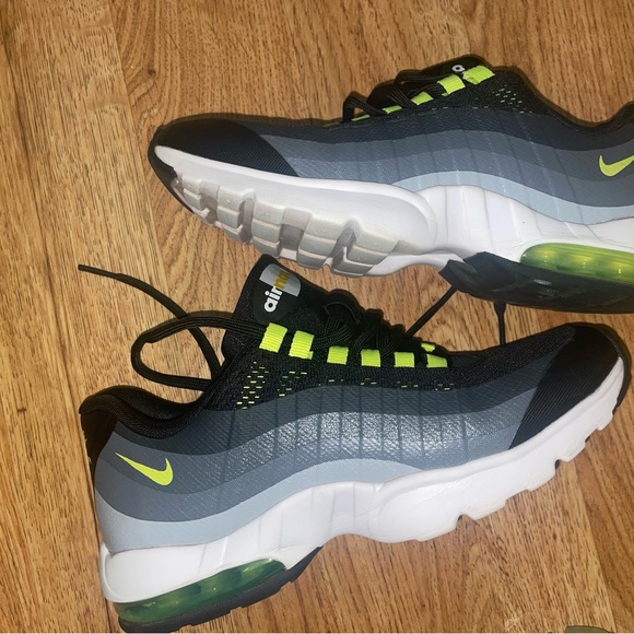 Nike Shoes - Nike sneakers 6.5 us ,37.5 eur